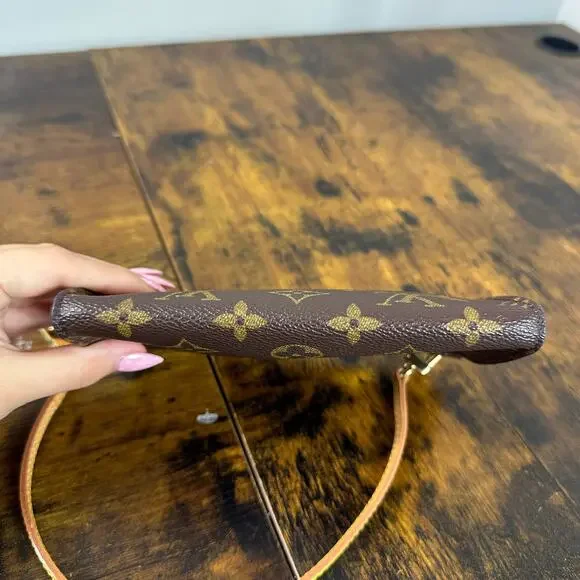 Louis Vuitton Monogram Bucket Accessories Pochette Bag - Picture 7 of 15